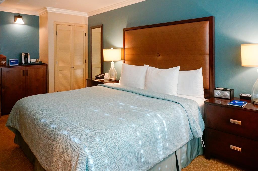 Inn Blue Dolphin 4*