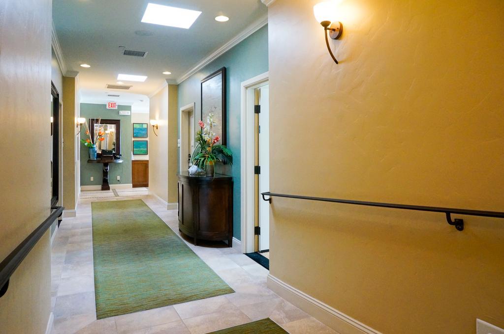 Inn Blue Dolphin 4*