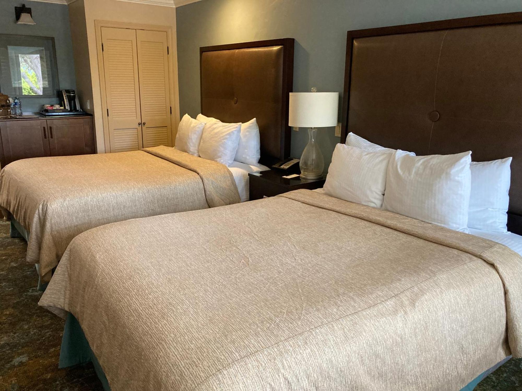 Blue Dolphin 4* Cambria