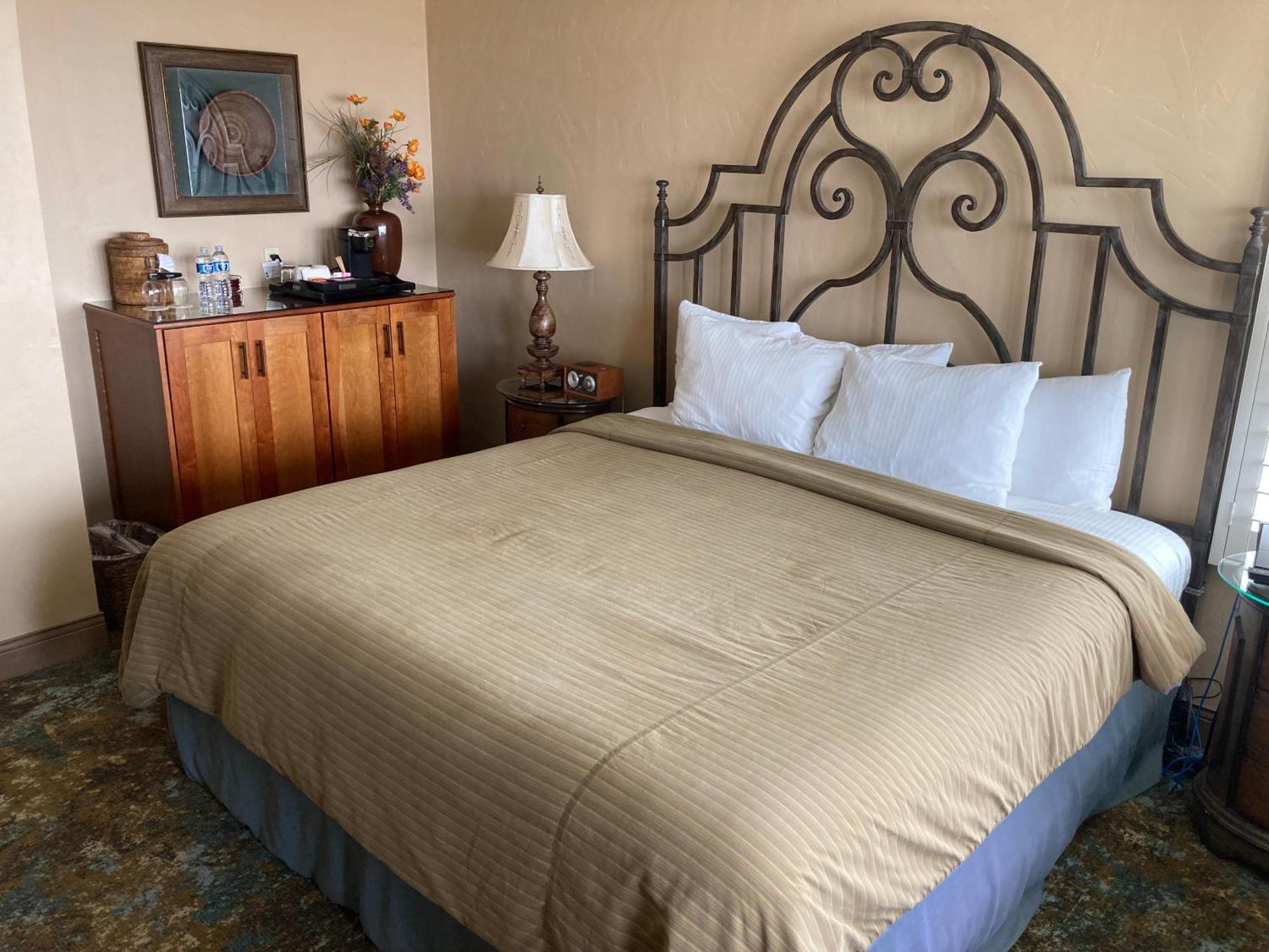 Inn Blue Dolphin Cambria
