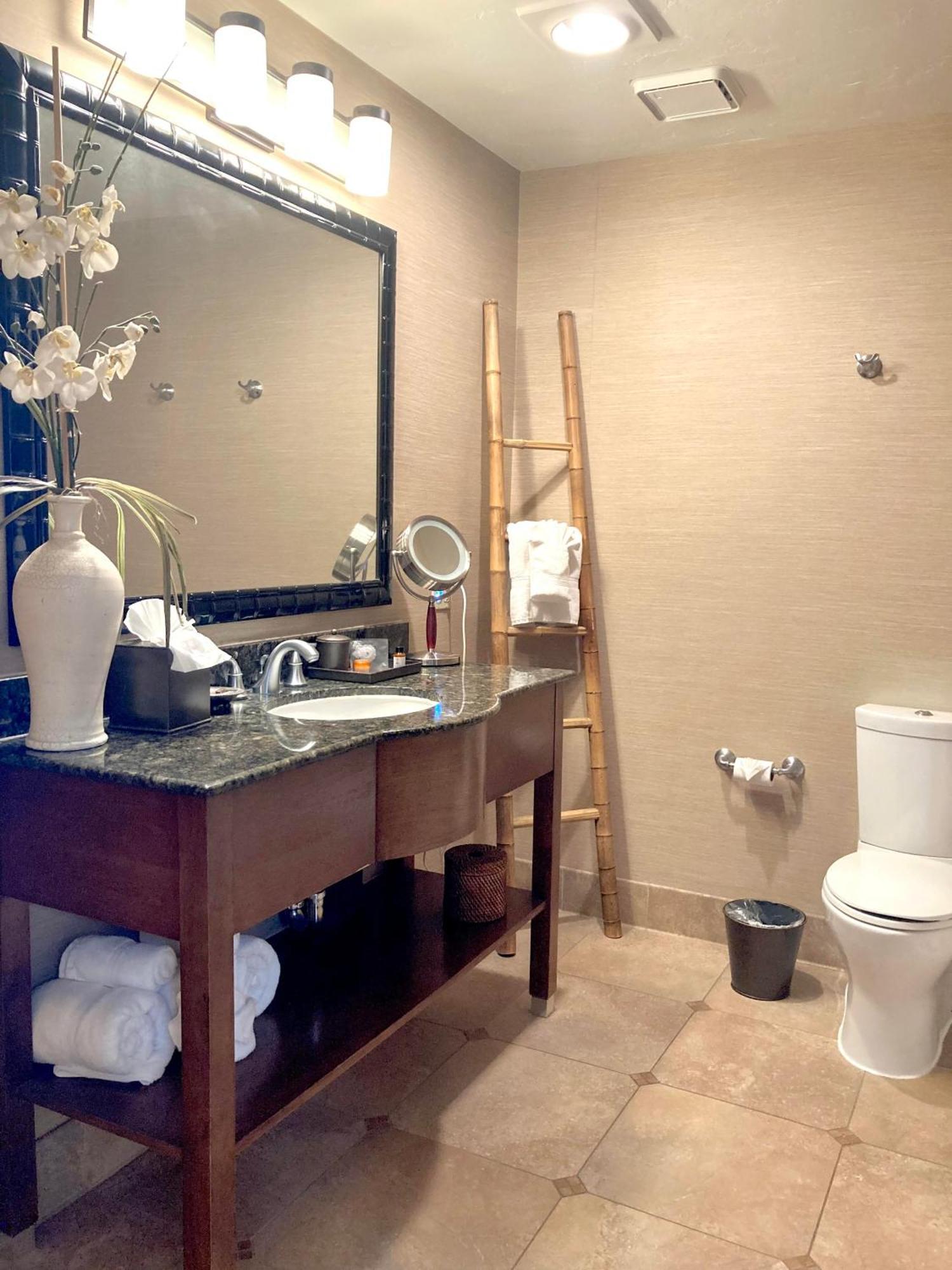 Inn Blue Dolphin 4*