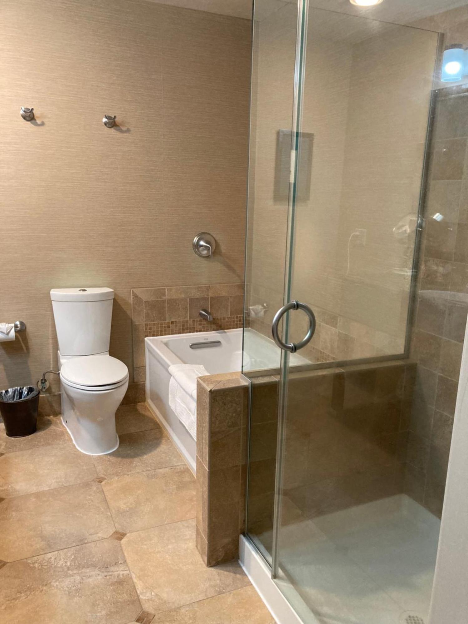 Blue Dolphin Inn 4*