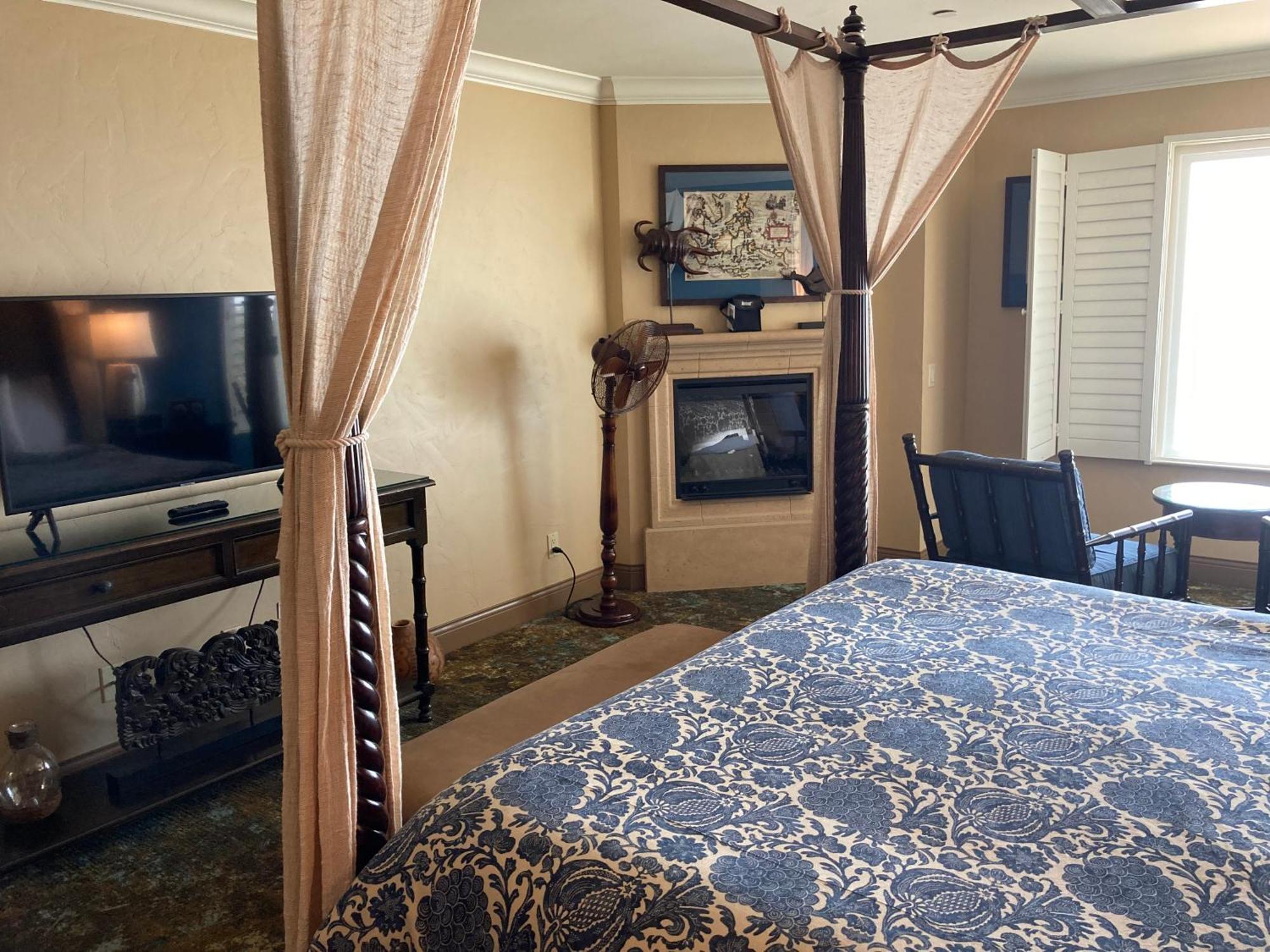 Inn Blue Dolphin 4*