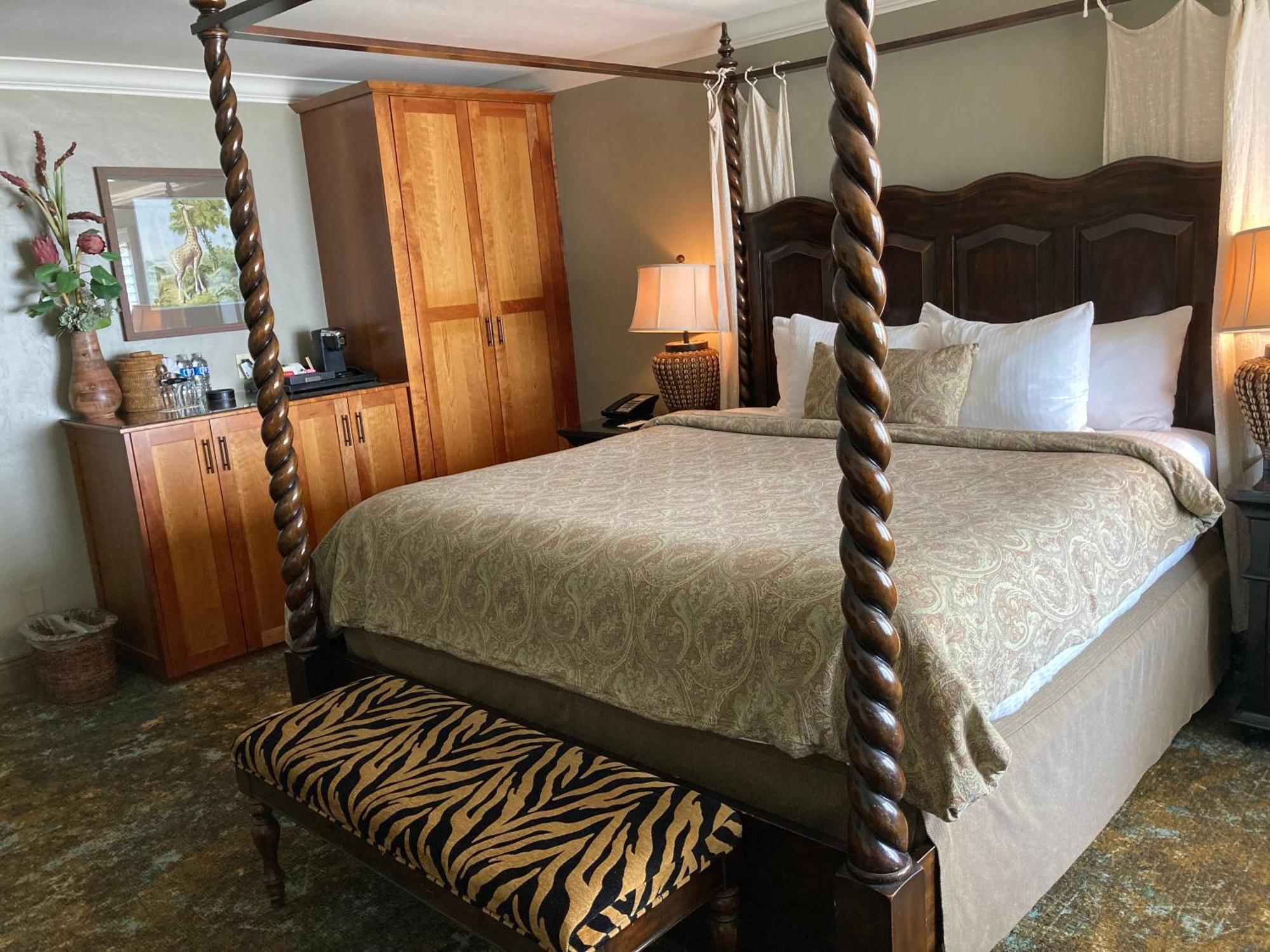Inn Blue Dolphin Cambria